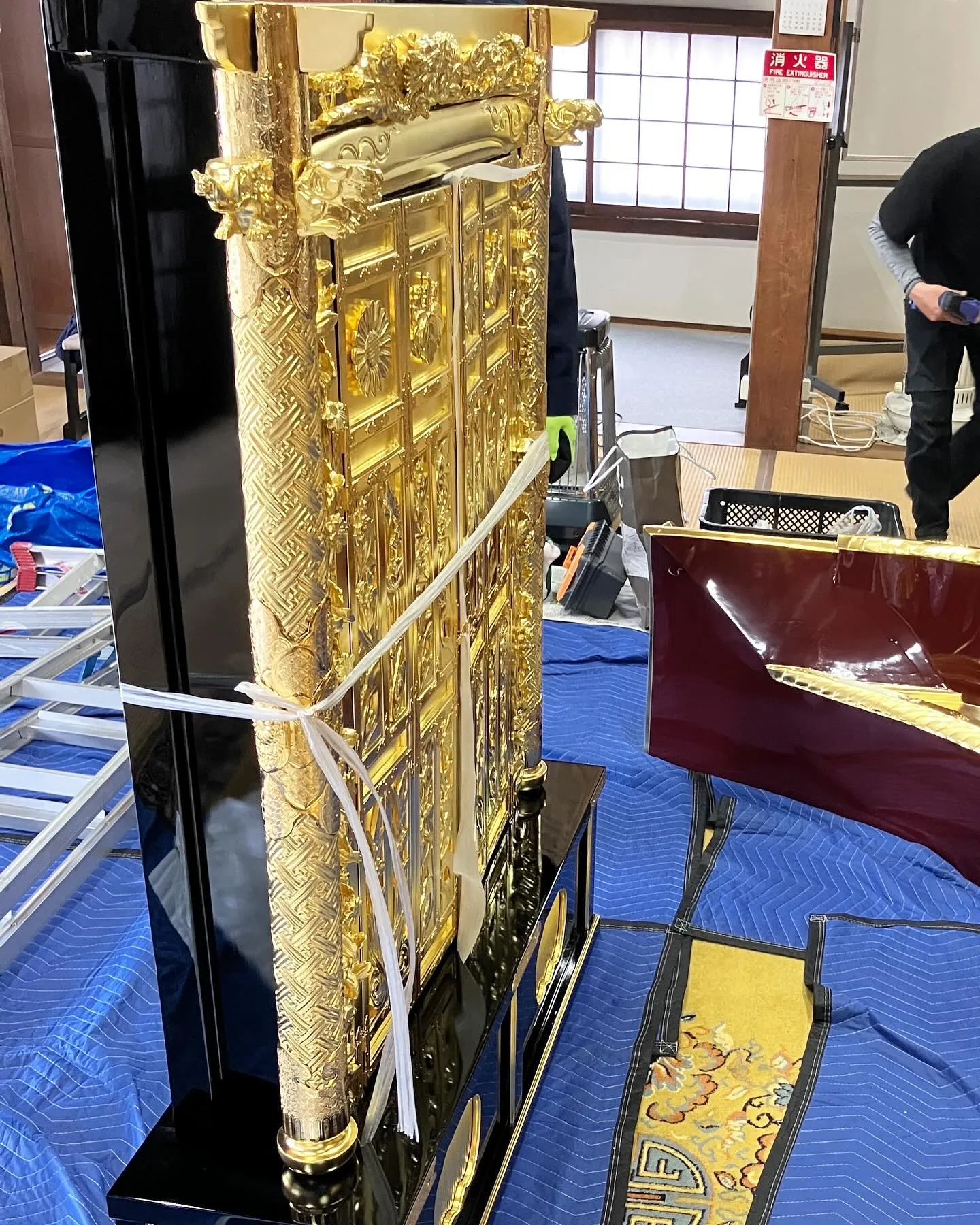 大型仏具の納品に伺いました。