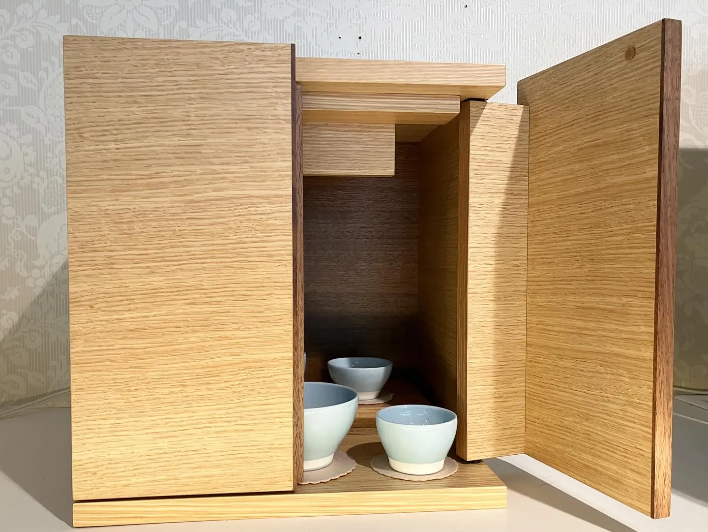小さなお仏壇がたくさん入荷中です。