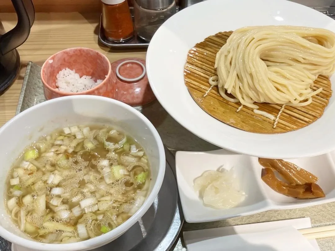 本日は阪急淡路駅から二駅の天神橋筋六丁目駅にあります、ぶた斬...