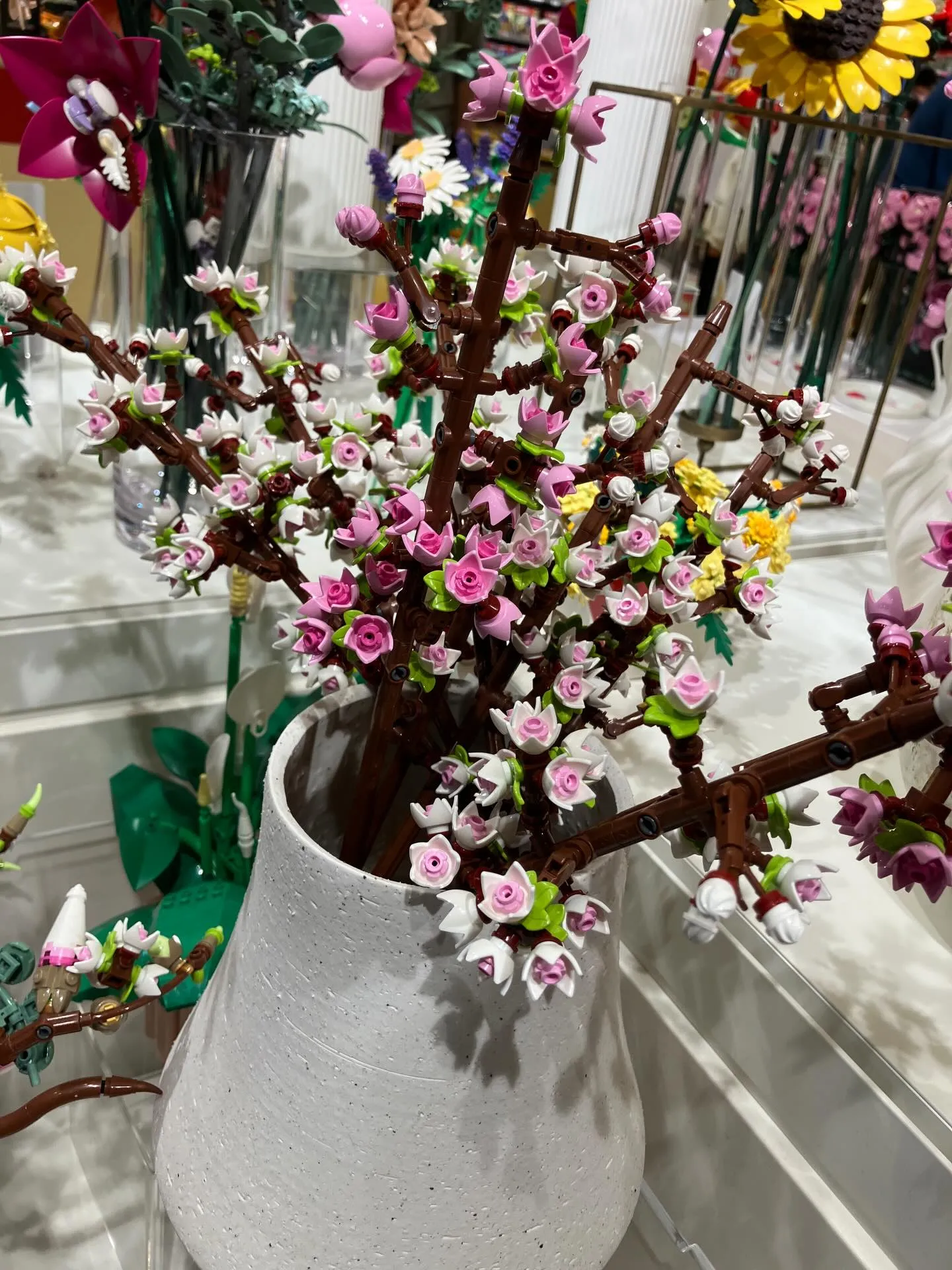 先日、LEGOのお店に久しぶりに行きました。