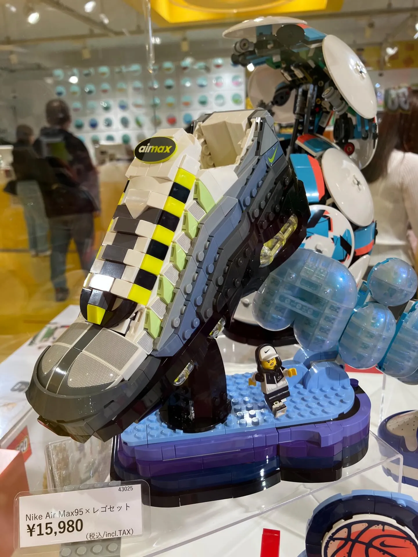 昨日も投稿いたしましたがLEGO続きです。