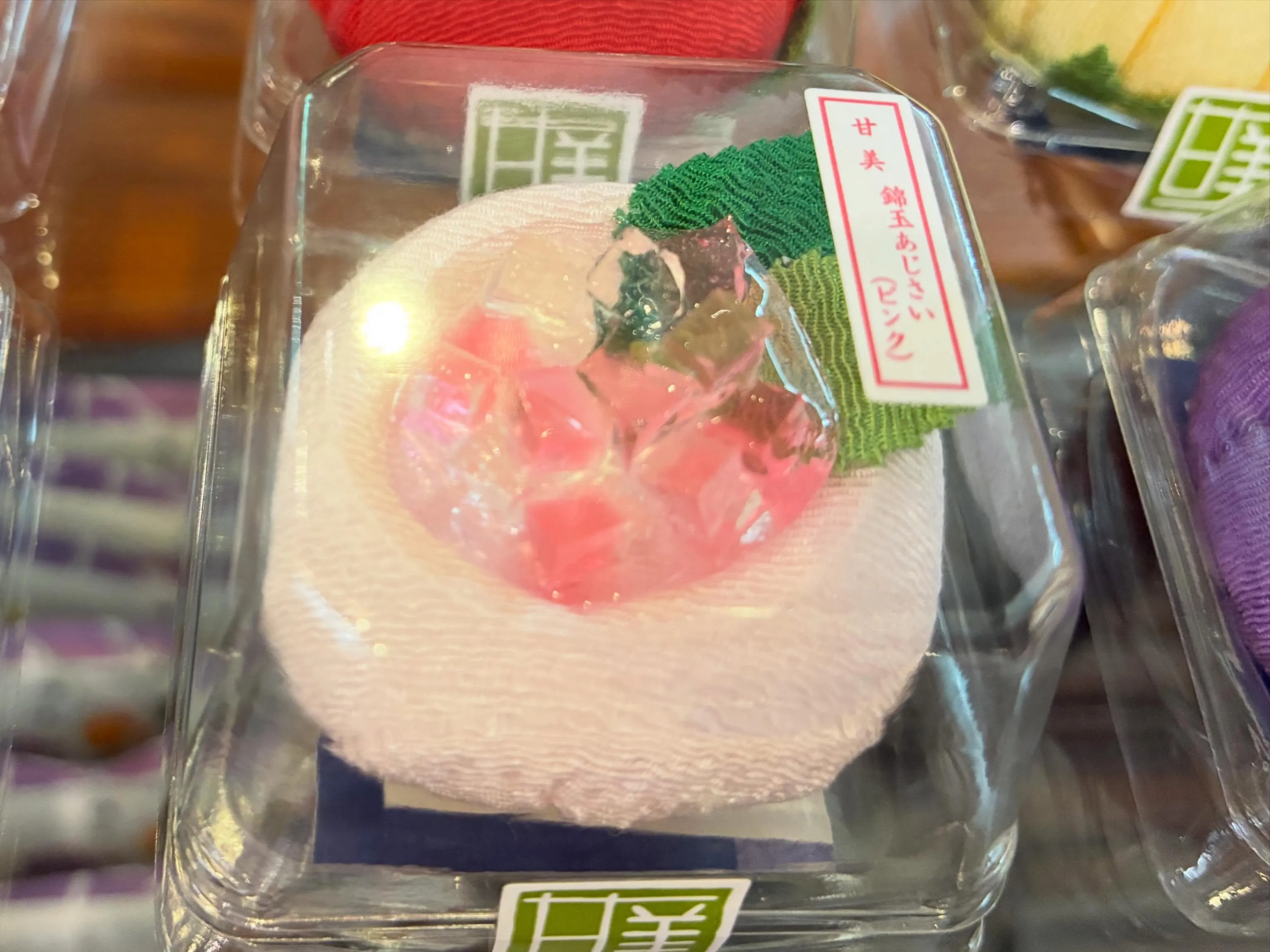 ちりめん細工の和菓子がたくさん入荷中です🍡