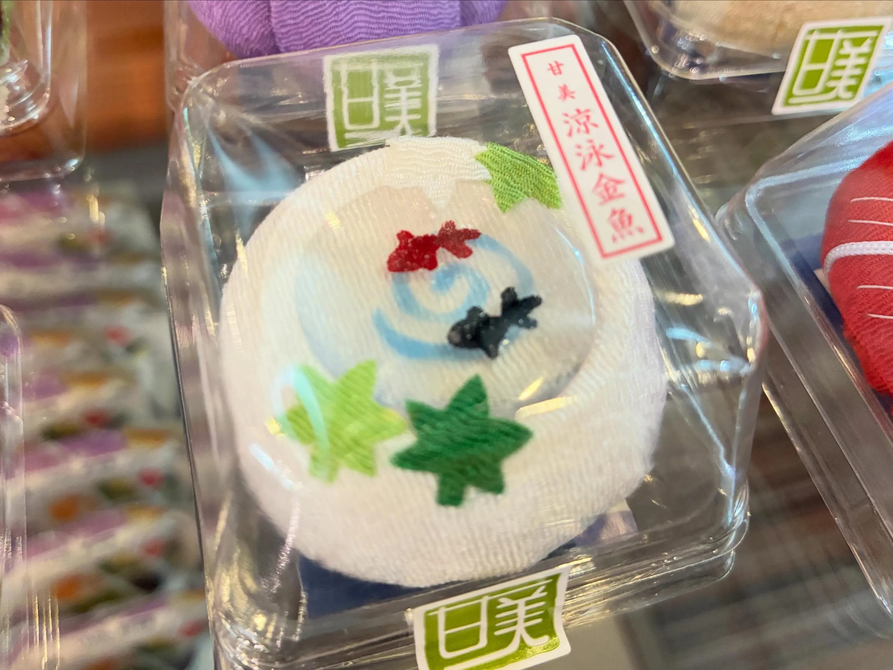 ちりめん細工の和菓子がたくさん入荷中です🍡