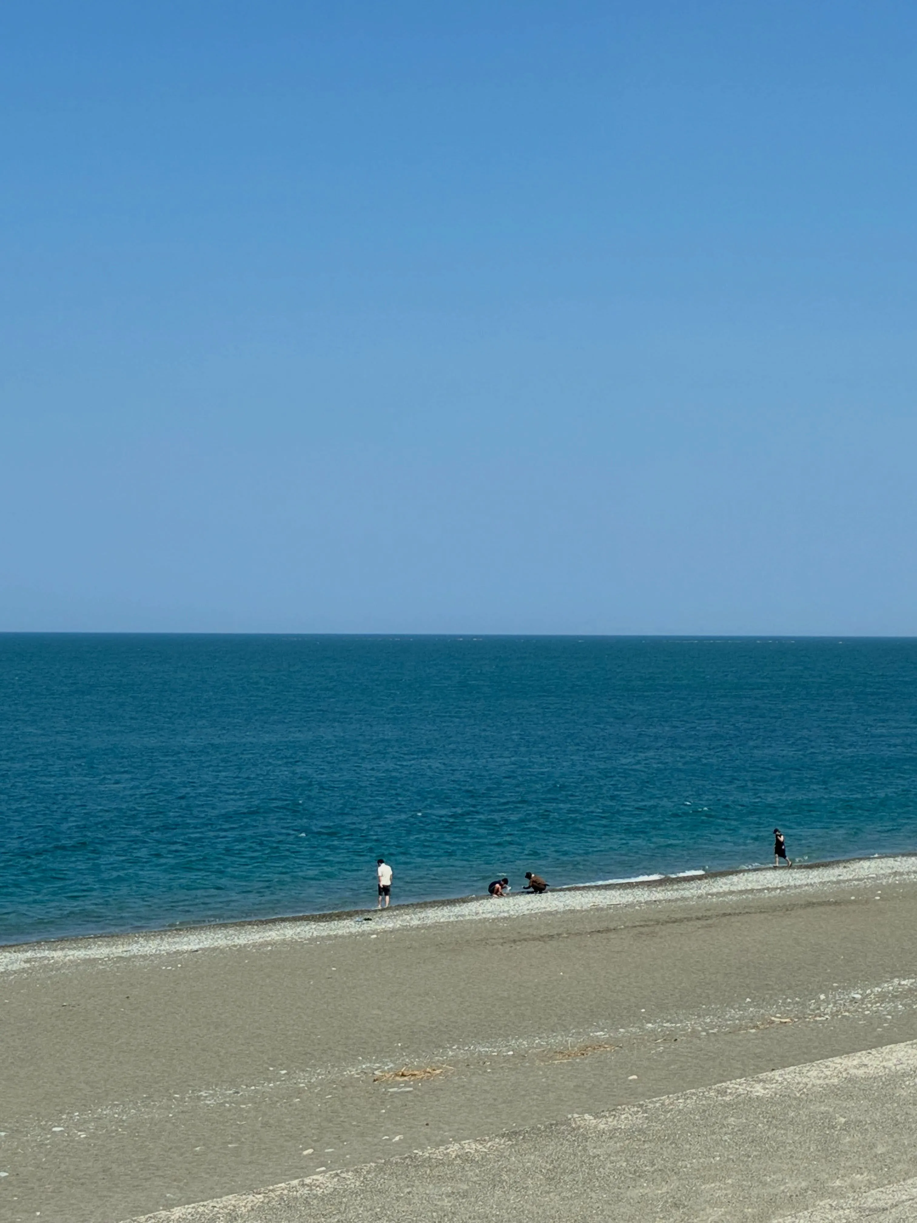 夏季休業中に富山県宮崎のヒスイ海岸へ行きました。
